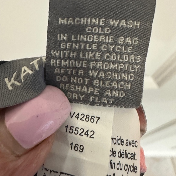 Brand New Off the Shoulder Blouse. - Picture 10 of 10